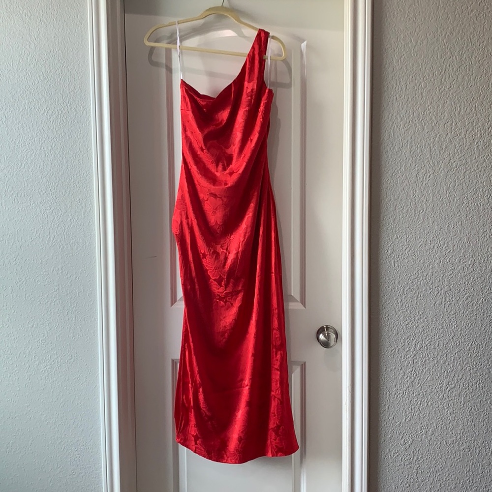 Long red dress. One shoulder. Size S. Lulus